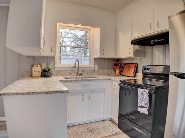 Building Photo - 4213 Eastland Dr NW