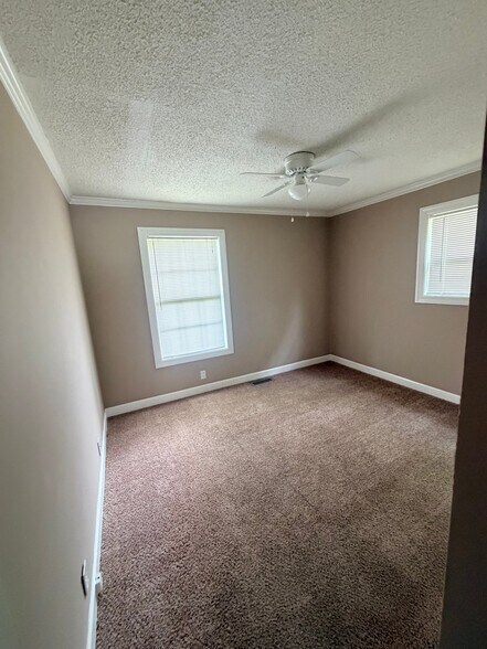 Building Photo - 118 B Fisher Dr