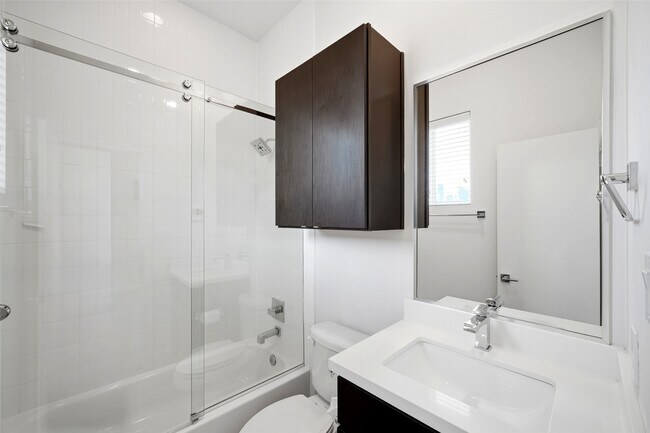 Building Photo - 3131 Leeland St