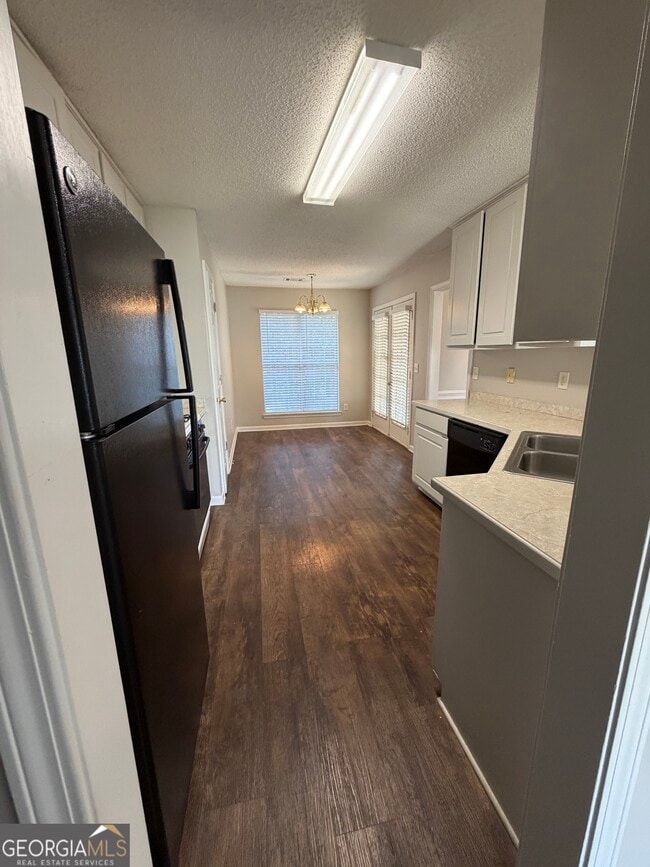 Building Photo - 3020 Meadow Glen Pass