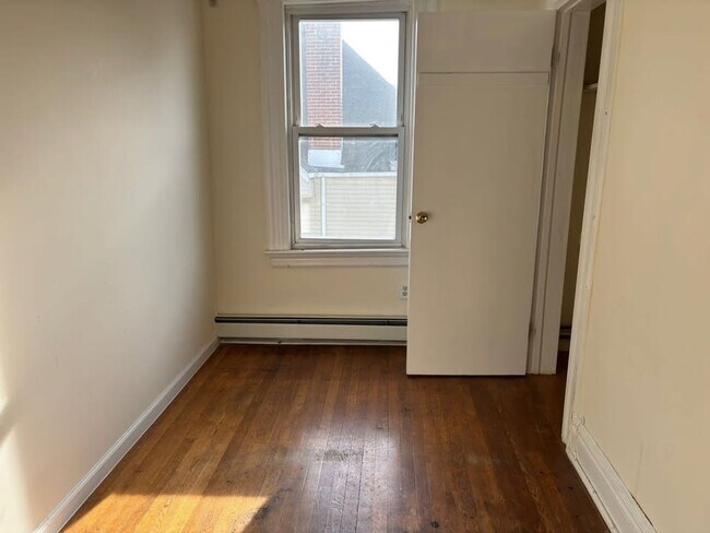 Building Photo - 478-480 Sanford Ave