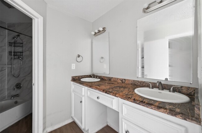 Building Photo - 8203 Lone Quail Dr