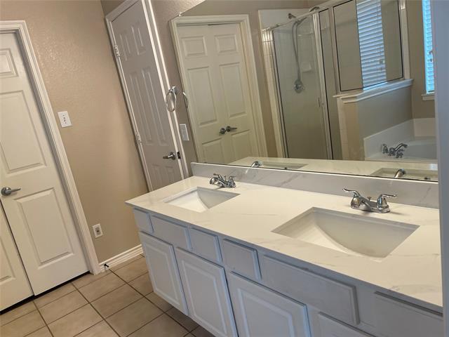 Building Photo - 1200 Whisper Willow Dr