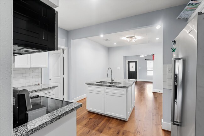 Building Photo - 3108 Indiana St