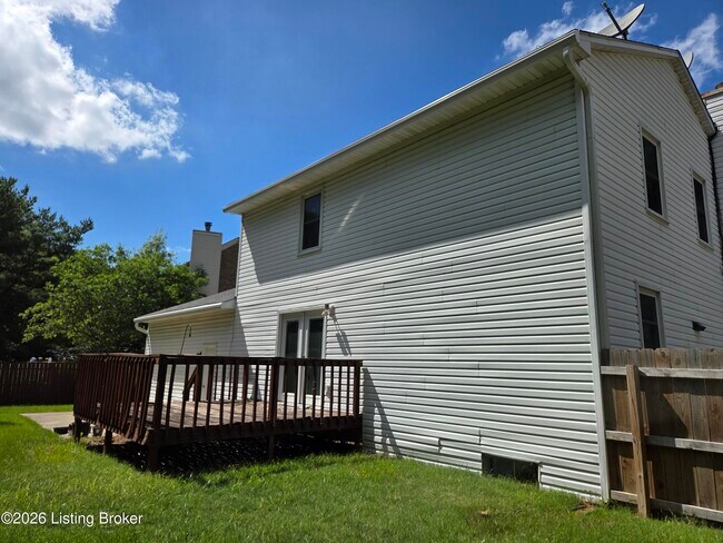 Building Photo - 4204 Holly Tree Dr
