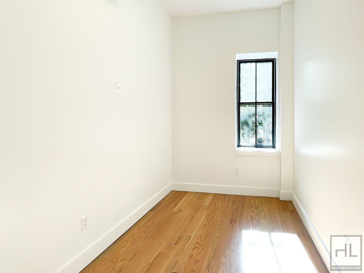 Building Photo - GRAND STREET / Spacious Williamsburg 3-Bed...
