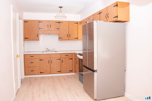 Building Photo - 5 Assumption St