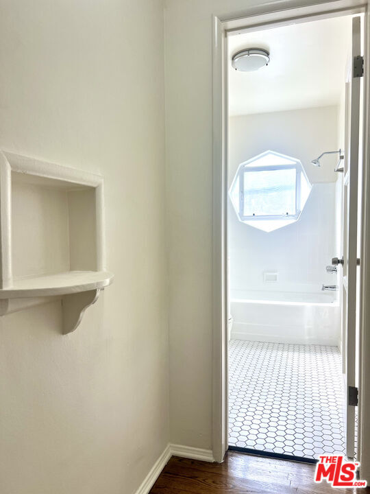 Building Photo - 1860 Alexandria Ave