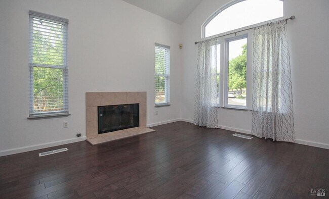 Building Photo - 3500 Crownridge Dr