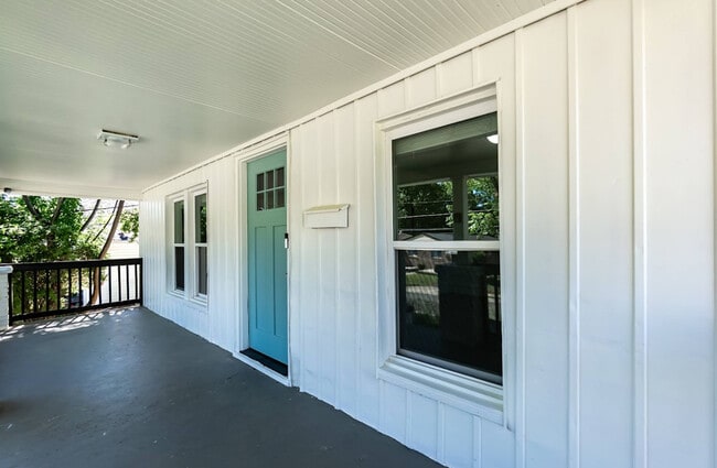 Building Photo - 508 Martha St