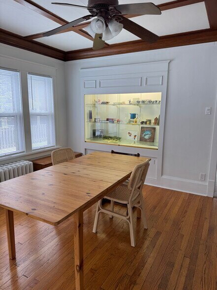 Building Photo - 6821 W Lloyd St