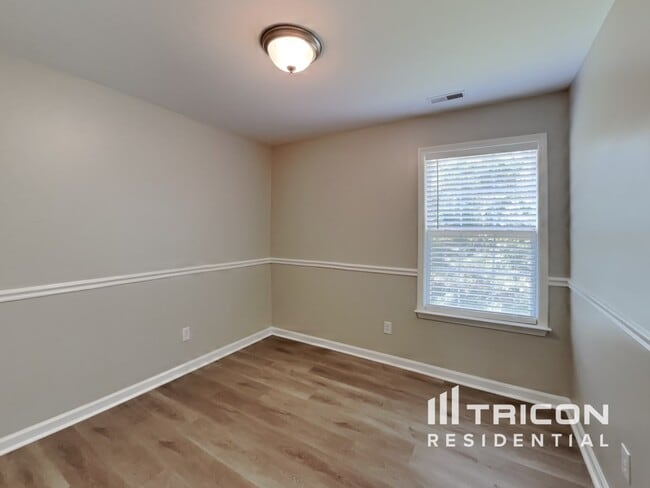 Building Photo - 1024 Watauga Ct