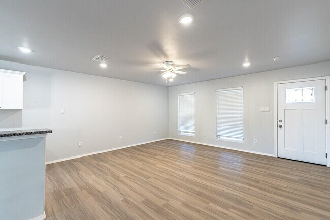 Building Photo - 8609 10th Pl