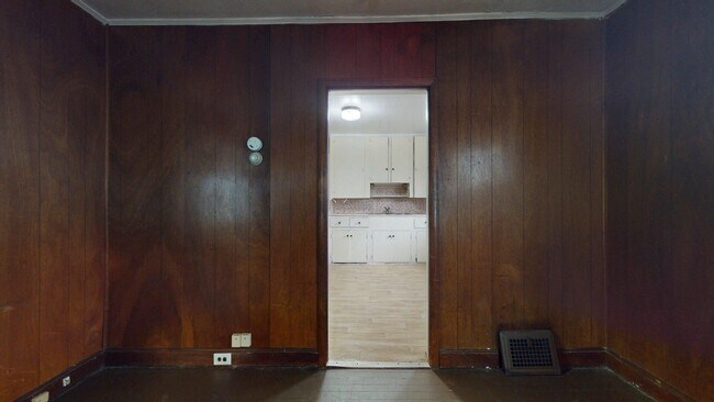 Building Photo - 3865 W 16th St