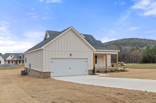 Building Photo - 219 Bush Rd SE