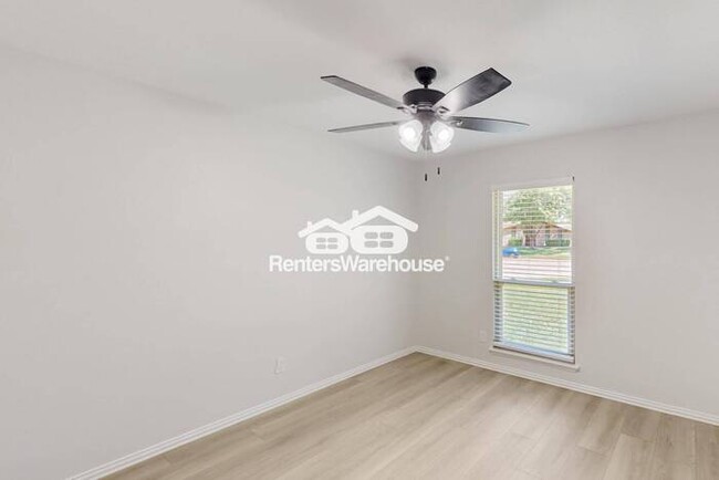 Building Photo - MOVE IN READY - 3BED/2BATH -  PLANO TEXAS