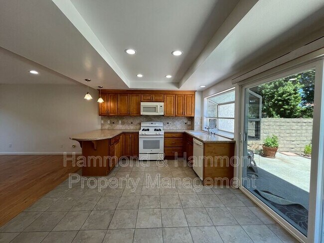 Building Photo - 3804 Mainsail Cir
