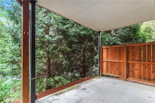 Building Photo - 4239 Laurel Creek Ct SE