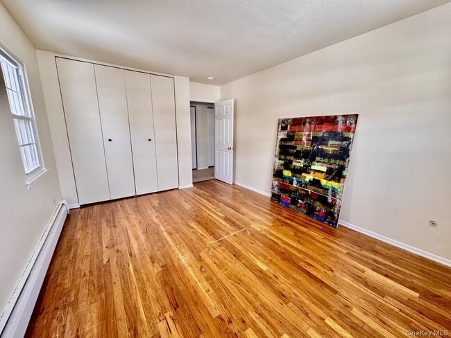 Building Photo - 7 Colonial Rd