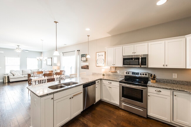 Building Photo - 1048 Westgate Dr