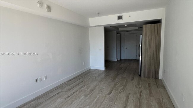 Building Photo - 121 NE 34th St