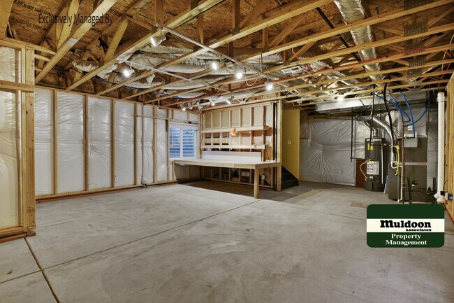 Building Photo - Very Nice Three Bedroom Home with a Loft a...