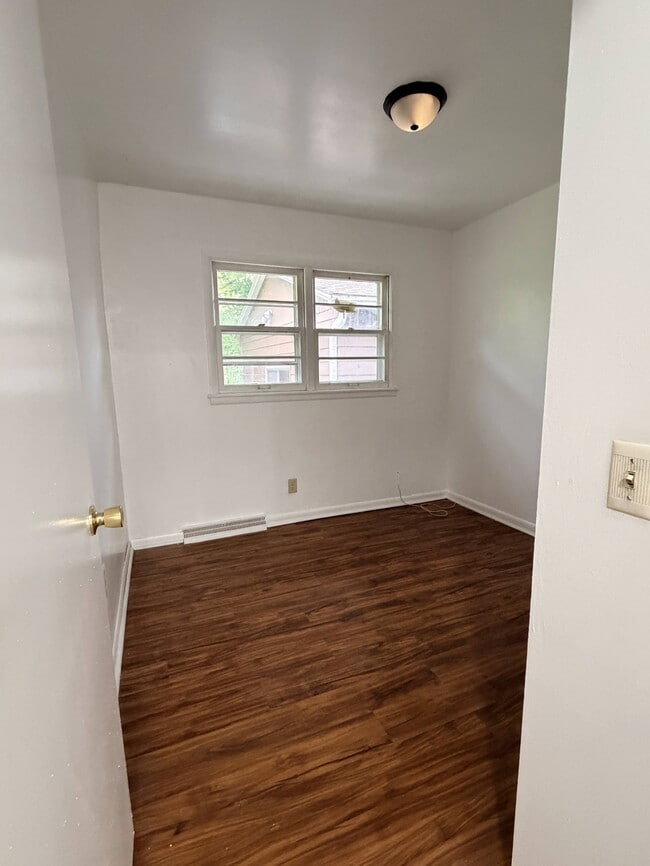 Building Photo - 4902 Altem Cir