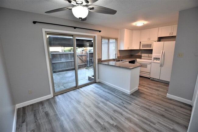 Building Photo - 8744 Woodman Way