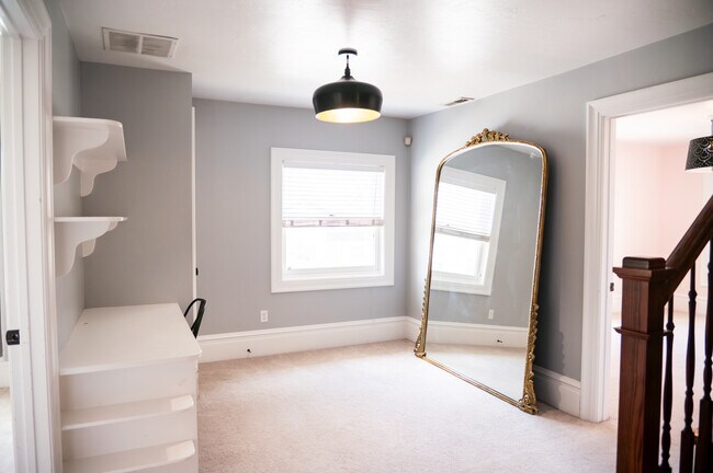 Building Photo - 145 E 300 S