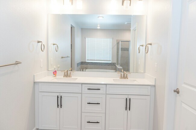 Building Photo - 13534 Tree Sparrow Ln