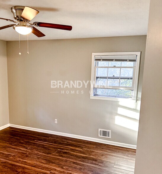 Building Photo - 3310 S Whisper Dr