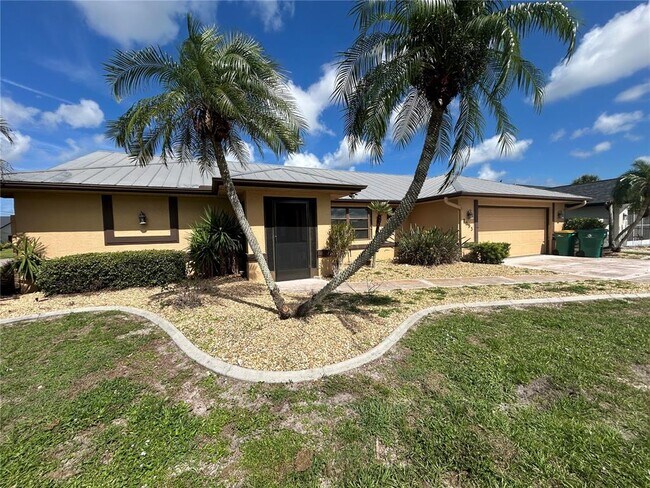 Primary Photo - 2093 Rio De Janeiro Ave