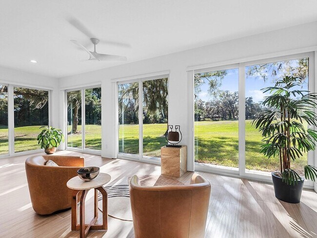 Building Photo - 4022 Penshurst Park