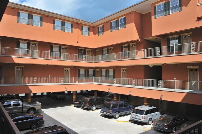 Building Photo - Jackson Square - Remodeled 2 Bedroom, 2 Bathroom Condo