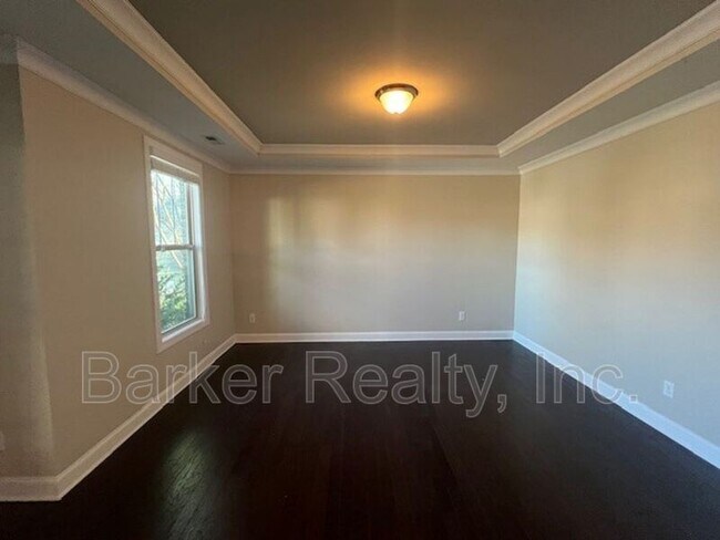 Building Photo - 324 Matilda Pl