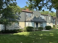 Building Photo - 500 Braeside Rd