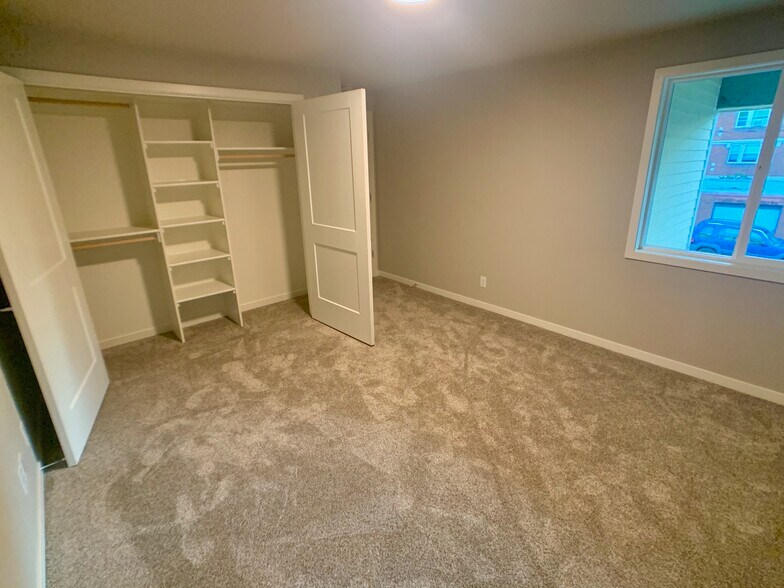 Building Photo - 204 9th NW St