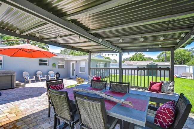 Building Photo - 5635 24th Ave N