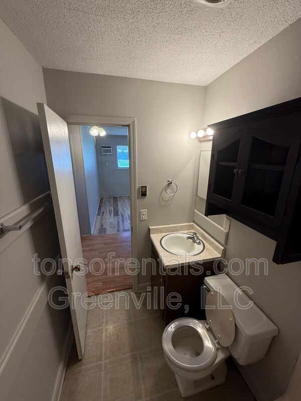 Building Photo - 133 C Pleasant Drive