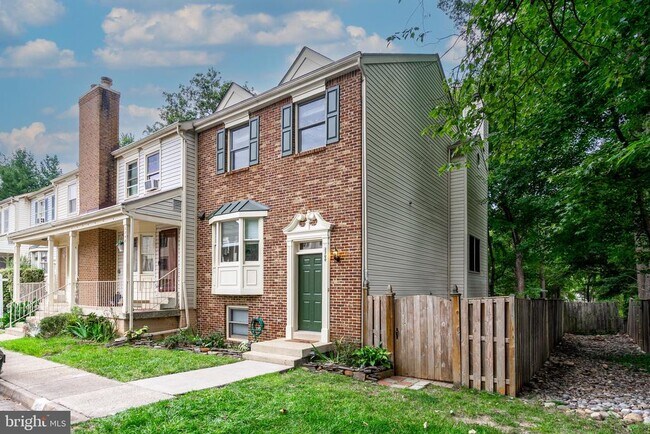 Building Photo - 3700 Roxbury Ln