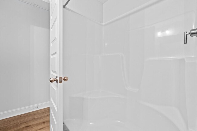 Building Photo - Move in Special*1/2 Month Rent Free* 3 Bed...