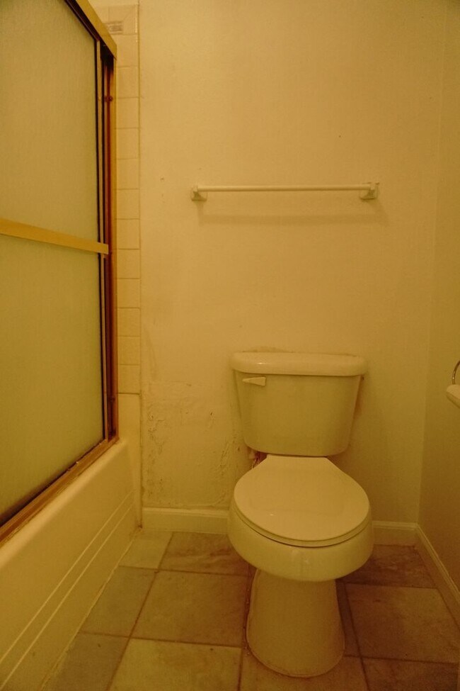Building Photo - 1405 Vegas Valley Dr