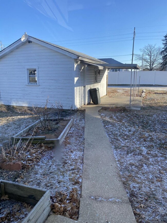 Building Photo - 577 Irwin St