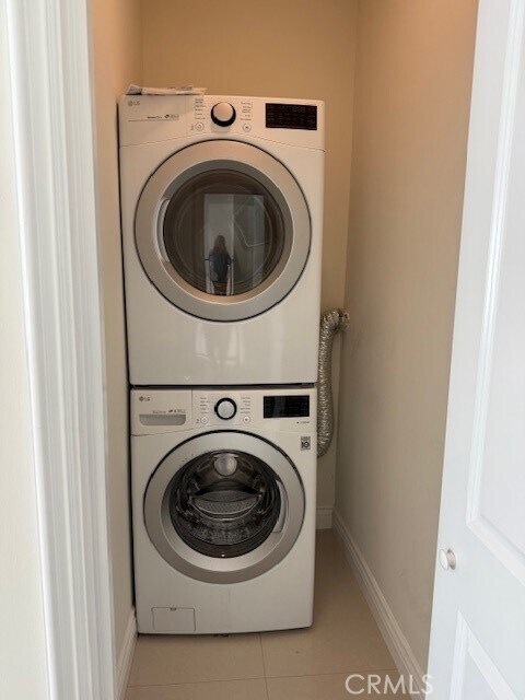 Building Photo - 17647 Hamlin St