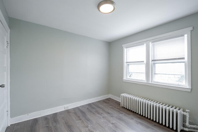 Building Photo - 1327 1st St