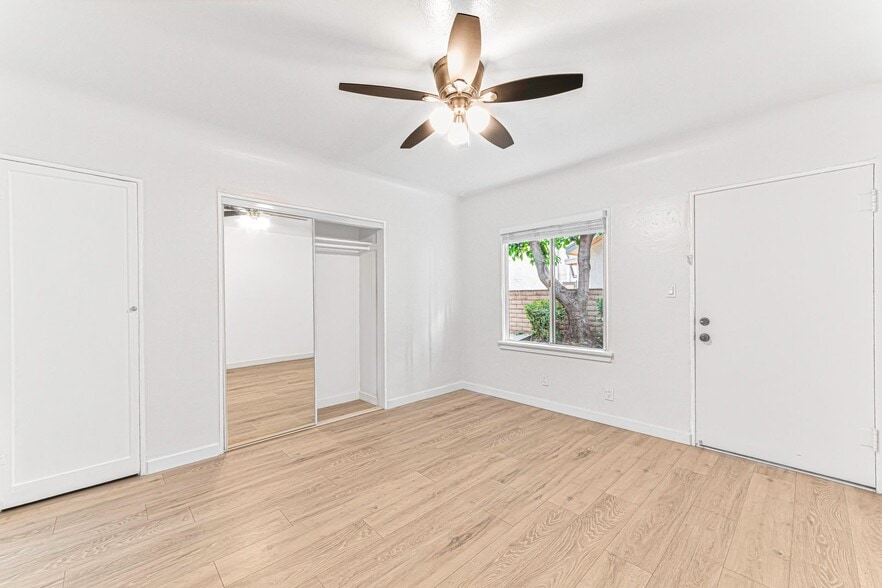 Building Photo - 636 Linden Ave