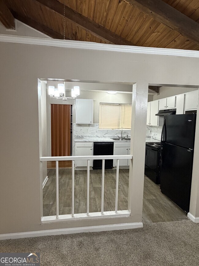 Building Photo - 3575 Oakvale Rd