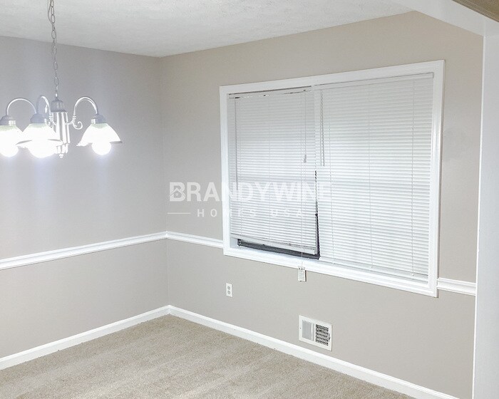 Building Photo - 7301 Fern Ct