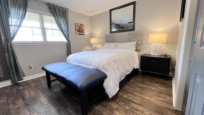 Building Photo - 3461 Southgate Trail SE