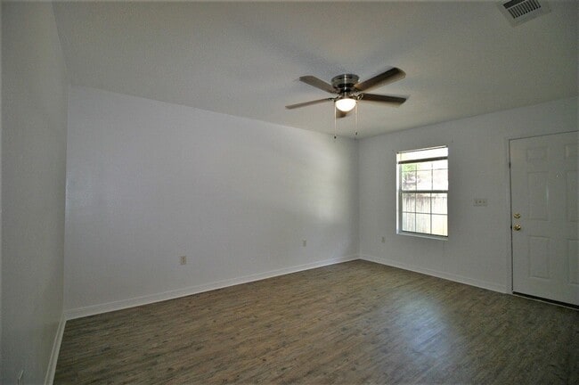 Building Photo - 536 Brock Ave